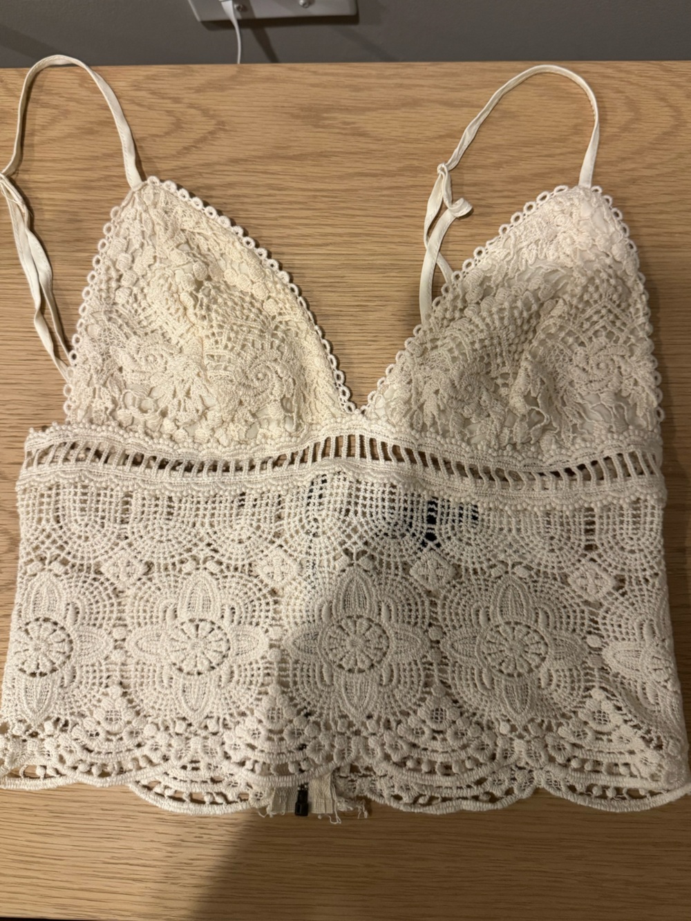 Kendall & Kylie Cream Crochet Lace Bralette - Picture 2 of 4